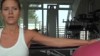 Fitball gyakorlat nyújtott karral